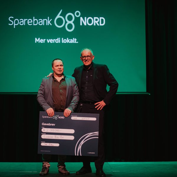 Gavemottaker på scenen